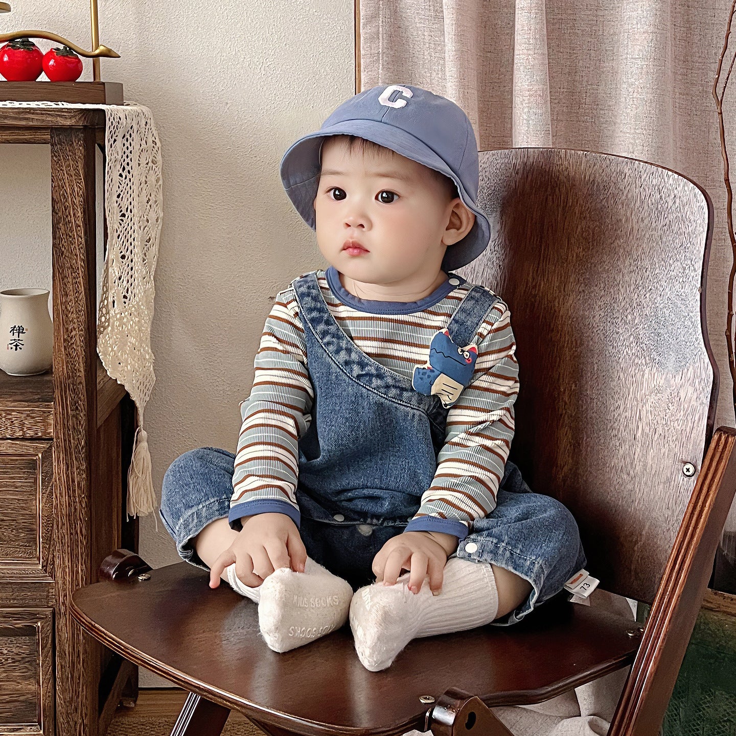 Cute Dinosaur Overalls Set for Toddlers, Cartoon Stylish Two-Piece Outfit for Boys and Girls, Spring and Autumn Wear